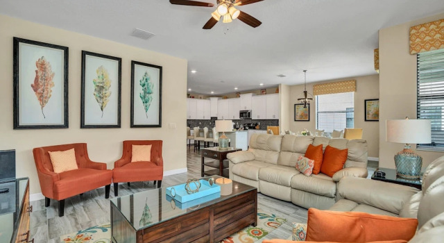 Vibrant and Lush Home, Spacious Pool Area With CDC Standards #6st440, Забронировать Дом для отпуска Виллы Давенпорт, Вилла