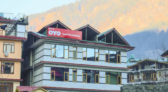 OYO 24006 Hotel Him Regency, Забронировать Отель Отели Манали с завтраком, Завтраки