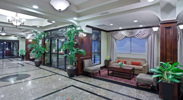 La Quinta Inn & Suites Downtown Conference Center, Забронировать Отель Отели Литтлрок с завтраком, рядом с Robinson Center Music Hall, Завтраки