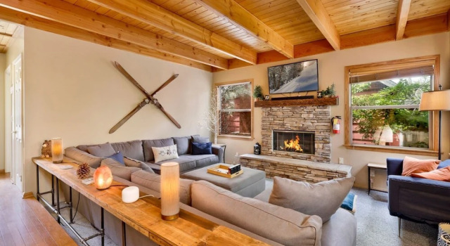 2052-mt. Mickelson 4 Bedroom Home by RedAwning, Rezerwuj Hotel Big Bear Lake Stany Zjednoczone