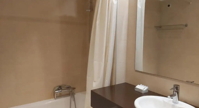 Трёхместный номер Standard El Greco Hotel