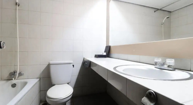 Standard Zimmer Istana Hotel Bandung Mitra RedDoorz