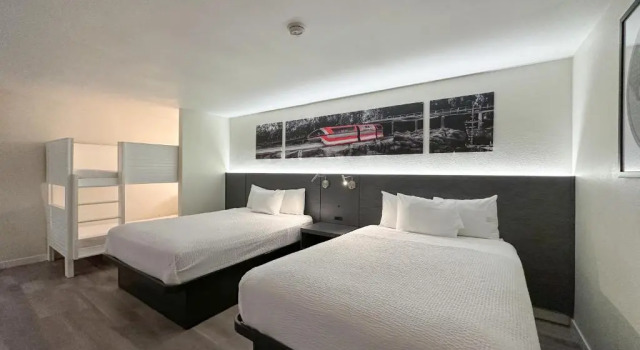 Шестиместный полулюкс Ramada by Wyndham Anaheim Convention Center
