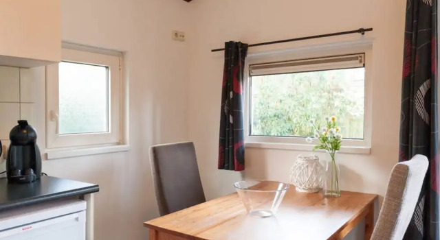 Cozy Detached Chalet with Terrace near Oisterwijkse Vennen, Buchen Sie Chalet Oosterwijk Nordbrabant
