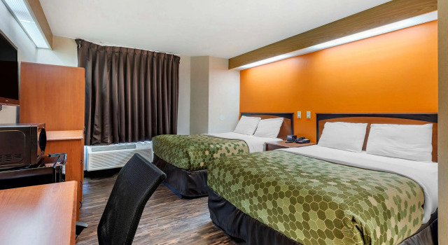 Четырёхместный номер Standard Econo Lodge North Academy