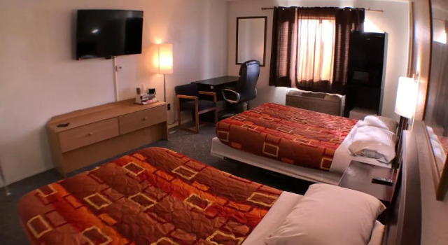 Двухместный номер Standard с видом на горы Tower 64 Motel & RV