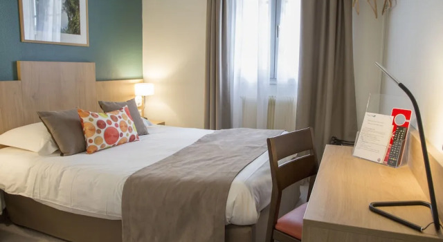 Номер Economy Logis Hôtel Chaptal, Amboise