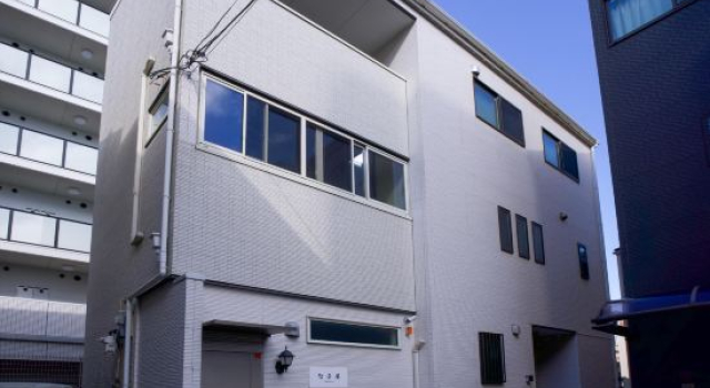 Tomokoya,whole house 140sq.m. Near Shinsaibashi,3 minutes by subway to Dotonbori & Nipponbashi, Забронировать Отель Отели Осаки 4 звезды, рядом с Зоопарк Тенноджи, 4*