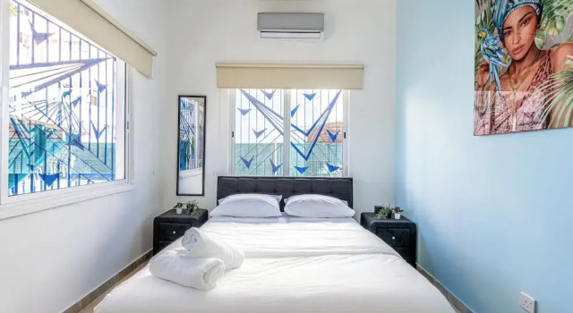 Nala - 2 Bedroom Apt & Patio in Larnaca, Book Hotel Larnaka Larnaca Region