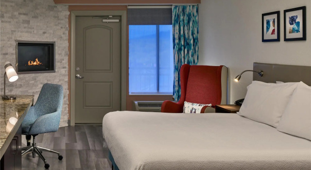 Номер Deluxe с балконом Hilton Garden Inn Pigeon Forge