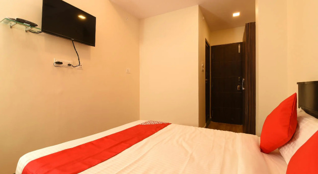 OYO Flagship 15662 Akshaya Bheemaas Inn
