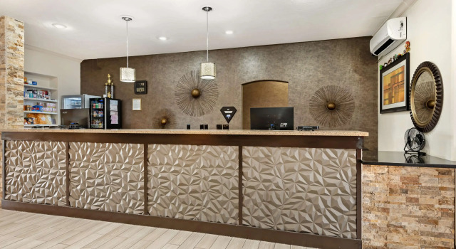 Best Western Plus Eagleridge Inn & Suites