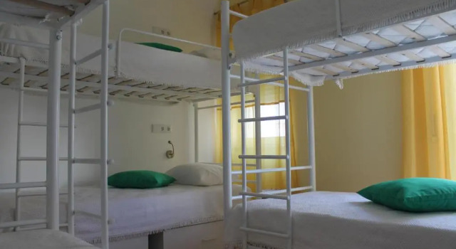 Кровать в общем номере Racing Mackerel Hostel