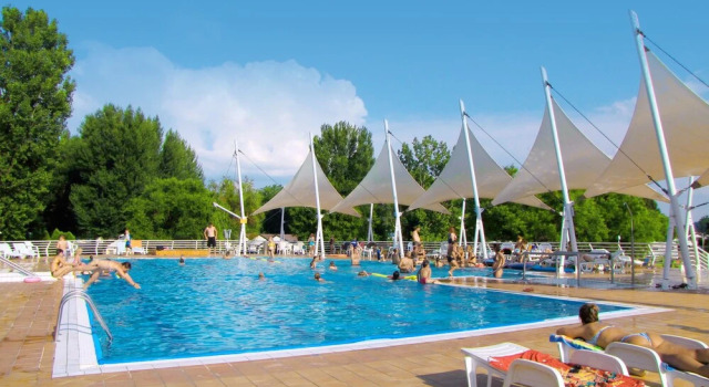 Happy Camp mobile homes in Füred Camping, Reserva ahora Camping Camping y glamping en Veszprem, Camping