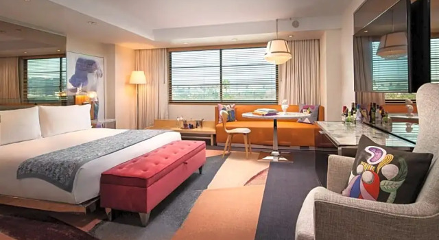 Номер Superior SLS Hotel, a Luxury Collection Hotel, Beverly Hills
