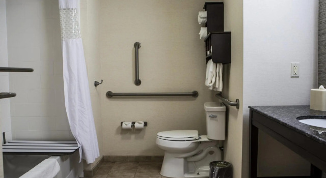 Четырёхместный номер Standard Hampton Inn & Suites Lake Placid