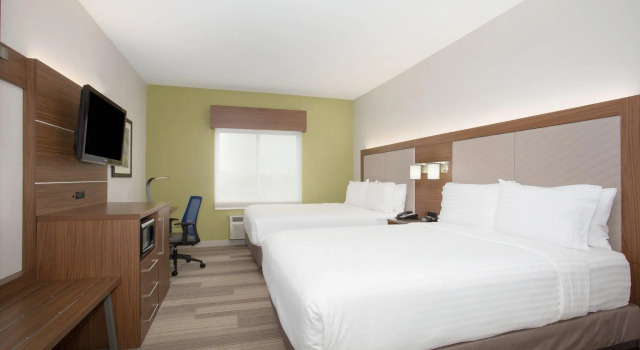 Четырёхместный номер Standard Holiday Inn Express & Suites Amarillo by IHG