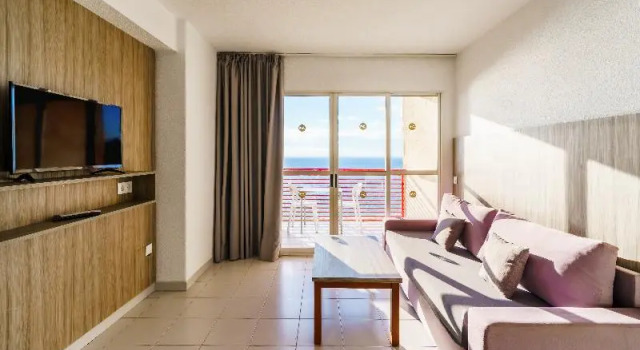 Апартаменты c 1 комнатой с балконом Apartamentos El Faro By Mc