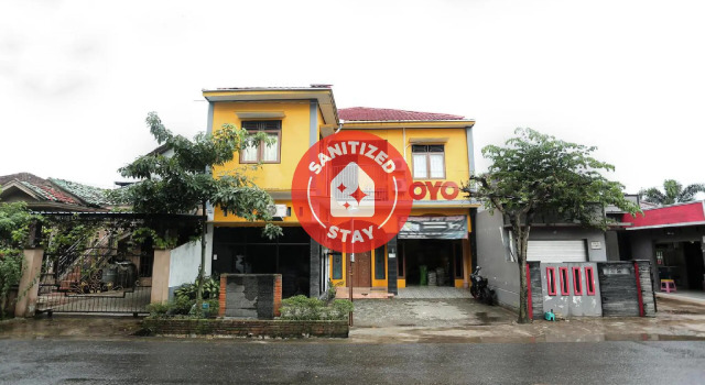 OYO 2872 Garuda Guest House, Prenota Affittacamere Hotel a Kalimantan con parcheggio, Parcheggio