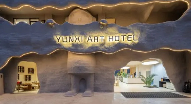 Xishuangbanna Yunqi Yisu Jiangjing Hotel, Rezerwuj Hotel Hotele w Menghai z basenem, Basen