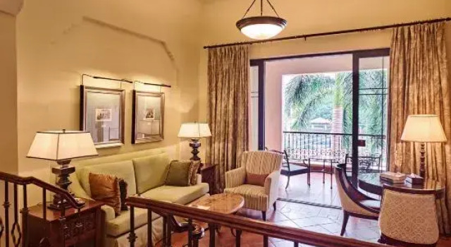 Двухместный люкс MayLand Resort