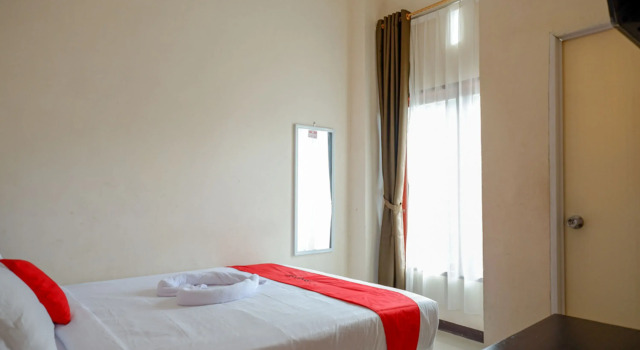 RedDoorz at Makale Tana Toraja, Book Hotel Hotels in Sulawesi with Parking, Parking