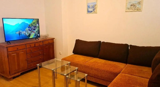 Holiday House Lili, Rezerwuj Hotel Hotele w Mulo z parkingiem, Parking