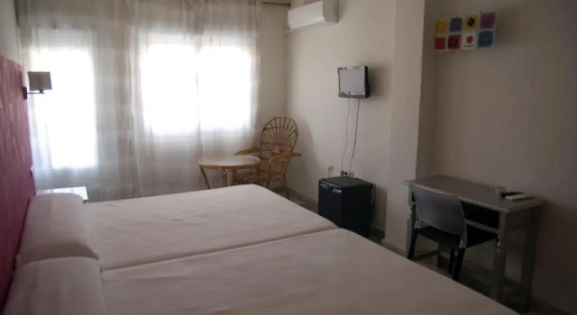 Четырёхместный номер Standard Hostal Las Gaviotas