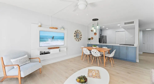 Номер Deluxe Цокольный этаж с 2 комнатами Chateau by the Sea - Cocoa Beach Oceanfront Pet-Friendly Condos with Rooftop Deck & Heated Pool