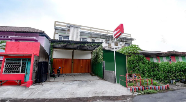 Puspa Residence by OYO Rooms