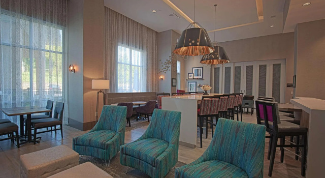 Кровать в общем номере Hampton Inn & Suites Asheville Biltmore Area