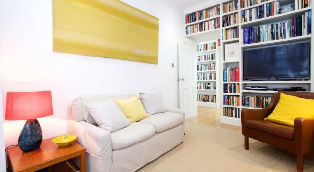 JOIVY English Retro 2BR Apt Near Battersea Park