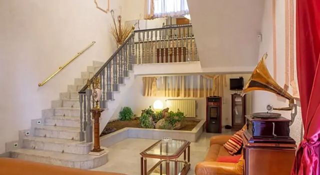 Hotel El Prado by Vivere Stays, Забронировать Отель Карраскоса-дель-Кампо 