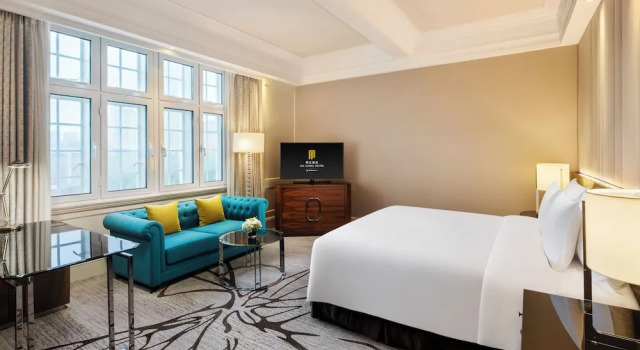 Номер Cathay Premier Deluxe Jin Jiang Hotel