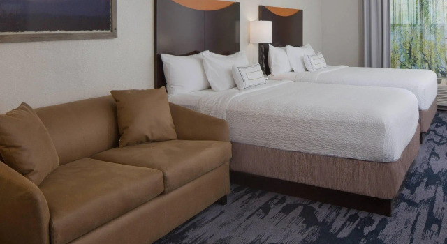 Четырёхместный номер Standard Fairfield Inn & Suites Orlando Lake Buena Vista