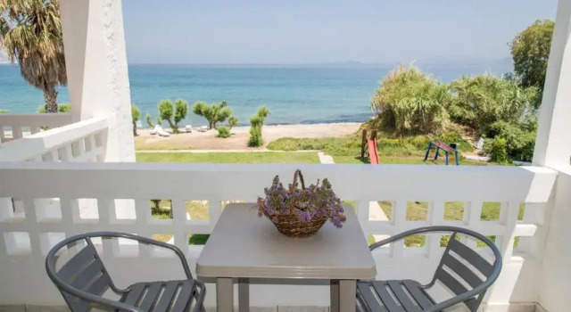 Апартаменты Byron Apartments