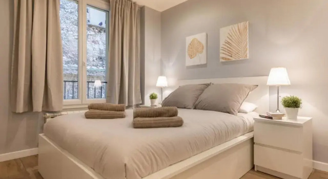 Le Comfy - 2br w AC and terrace in the heart of Old Nice Welkeys, Забронировать Отель Ницца Приморские Альпы, рядом с Набережная Соединенных Штатов