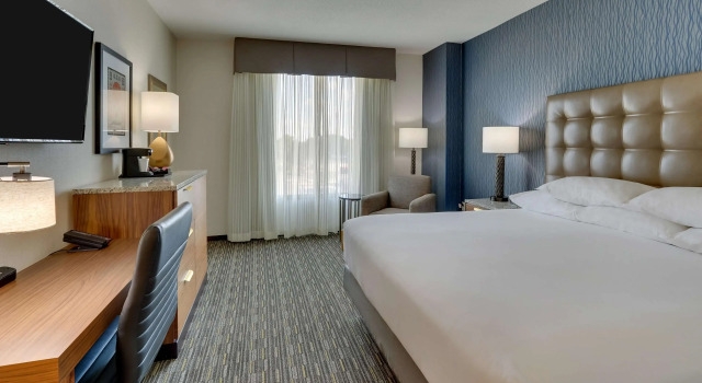 Номер Deluxe Drury Inn & Suites Lafayette IN