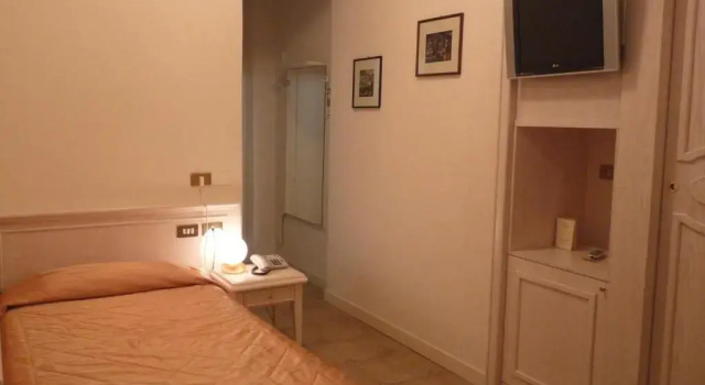Одноместный номер Classic Universal Hotel