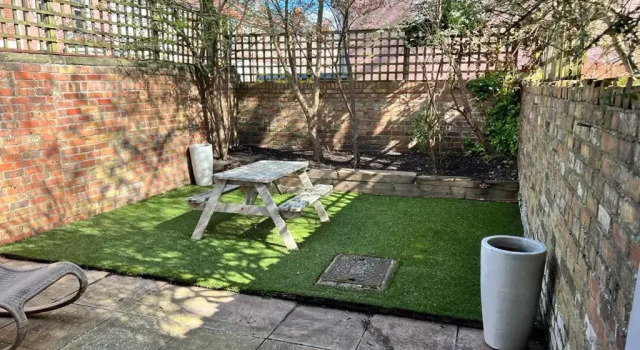 Коттедж Spacious 3 bedroom house close to city centre