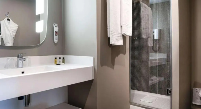 Двухместный номер Standard с балконом ibis Nanterre La Défense