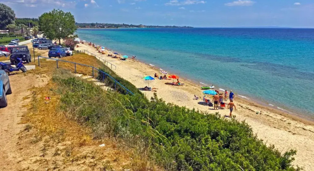 Коттедж Villa Fofo - Beautiful Sea Front Villa with 650m2 garden