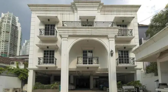 Mansion 9 Setiabudi, Забронировать Отель Сетиабуди Джакарта, рядом с Парк Таман Суропати
