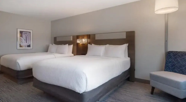 Четырёхместный номер Standard с видом на озеро Holiday Inn Express and Suites Oscoda by IHG