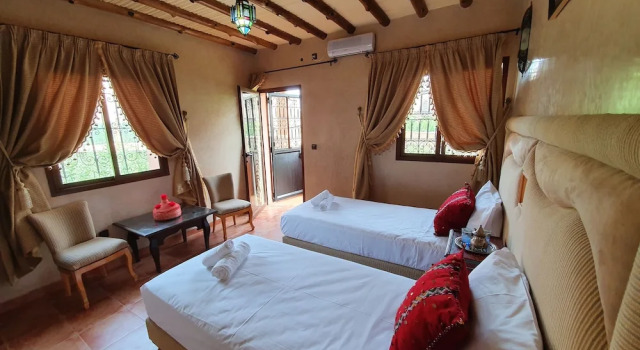 Трёхместный номер Superior с балконом Dar Assarou - Toubkal National Park Lodge