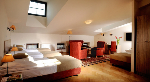 Четырёхместный номер Hotel Santi