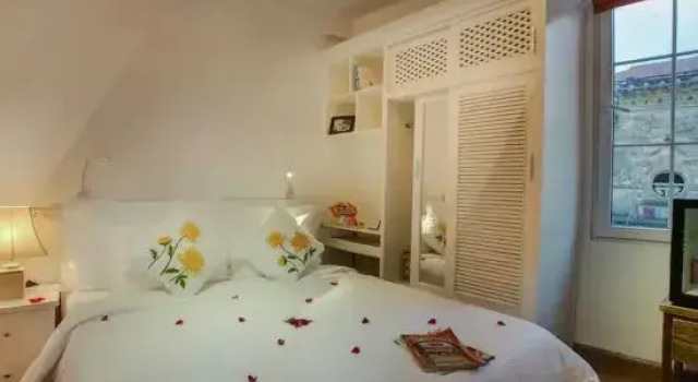 Номер Deluxe Singita Classy - A Cozy Rustic Hideaway in Hanoi Old Quarter