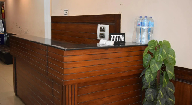 Islamabad Guest House, Book Pension Hoteller i G-9 Sector med parkering, Parkering
