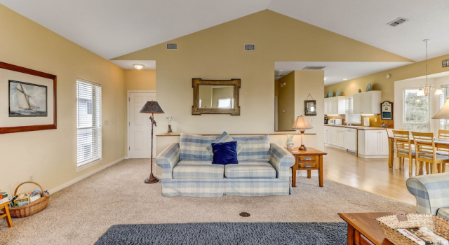 Коттедж 2641a S Fletcher Ave