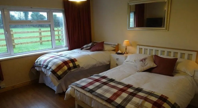 Lough Shore Cottage